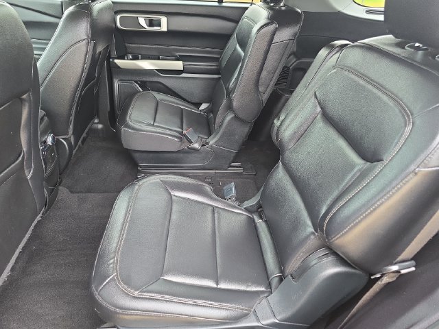 Used 2021 Ford Explorer XLT w/ Equipment Group 202A AWD/4WD image 15