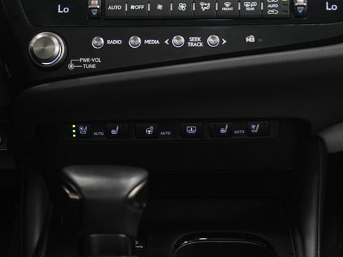 Used 2024 Lexus ES 350 w/ Accessory Package (Z1) FWD image 17
