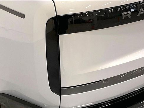 Used 2023 Land Rover Range Rover SE image 31