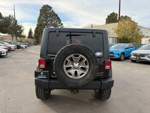 Used 2015 Jeep Wrangler Unlimited Rubicon w/ Connectivity Group image 7