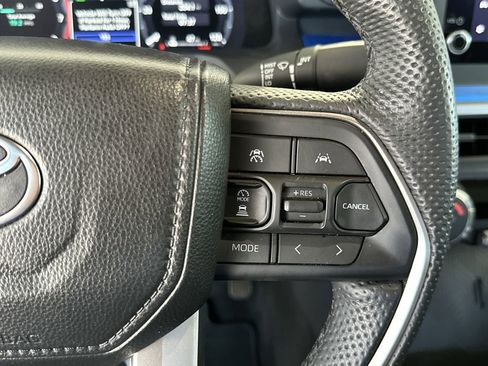 Used 2025 Toyota Tacoma TRD Off-Road AWD/4WD image 21