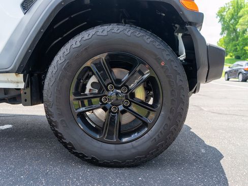 Used 2022 Jeep Wrangler Unlimited Sport AWD/4WD image 11