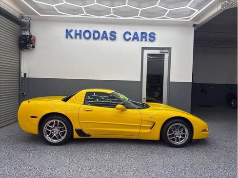 Used 2003 Chevrolet Corvette Z06 w/ Memory Package, 3 Drivers RWD image 3