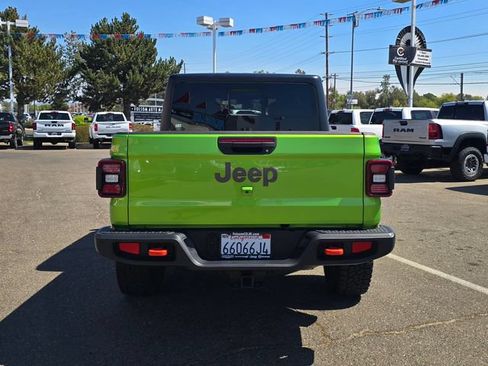 Certified 2025 Jeep Gladiator Mojave w/ Convenience Group AWD/4WD image 4