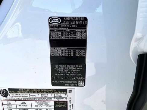 New 2025 Land Rover Defender 110 S image 8