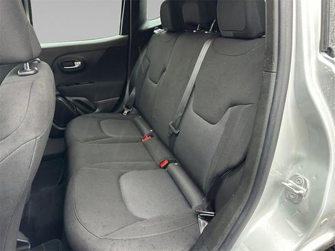 Used 2021 Jeep Renegade Sport image 15