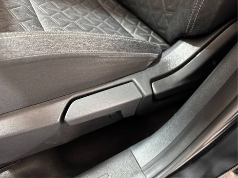 Used 2026 Nissan Kicks SV FWD image 18