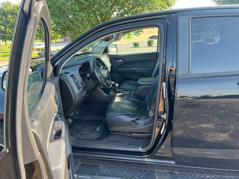 Used 2021 Chevrolet Colorado Z71 AWD/4WD image 6
