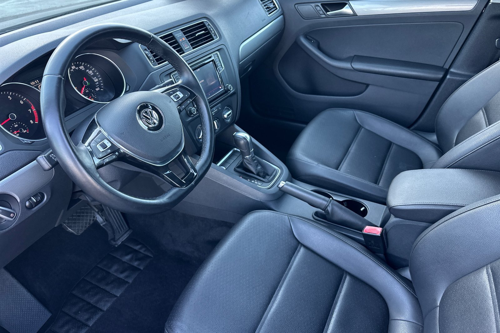 Used 2017 Volkswagen Jetta SE FWD image 9