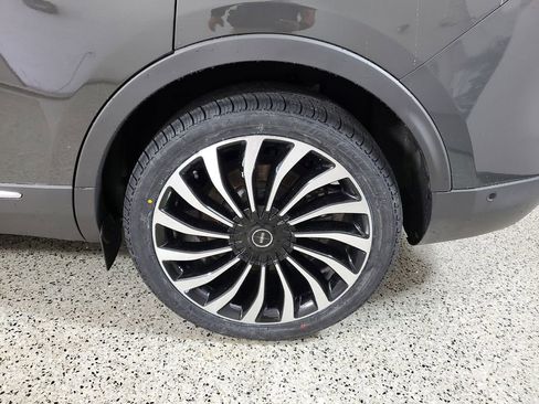 Certified 2023 Lincoln Nautilus Black Label w/ Class II Trailer Tow Package AWD/4WD image 8