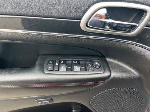 Used 2018 Jeep Grand Cherokee Trailhawk w/ Trailhawk Luxury Group AWD/4WD image 10