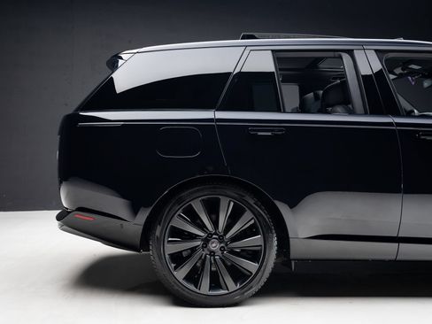 Used 2023 Land Rover Range Rover SV AWD/4WD image 35