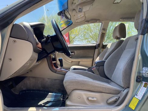 Used 2004 Subaru Outback Wagon image 21