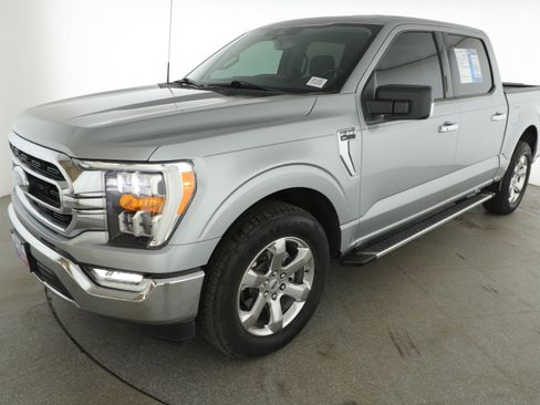 Certified 2022 Ford F150 XLT w/ Equipment Group 302A High image 3