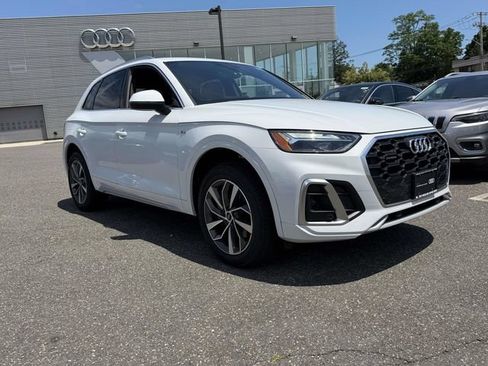 Certified 2023 Audi Q5 2.0T Premium w/ Convenience Package AWD/4WD image 2