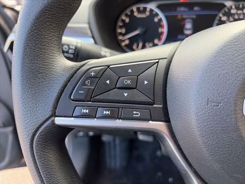 Used 2024 Nissan Altima 2.5 SV image 23