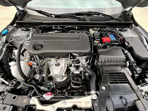 Used 2025 Honda Civic Sport image 16
