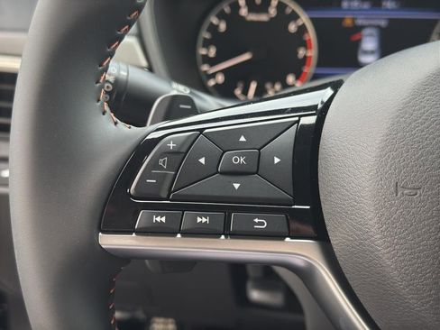New 2025 Nissan Altima 2.5 SR image 18