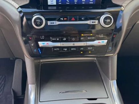 Used 2021 Ford Explorer Platinum w/ Equipment Group 601A AWD/4WD image 15