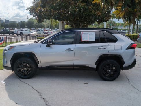 Used 2023 Toyota RAV4 XSE AWD/4WD image 8