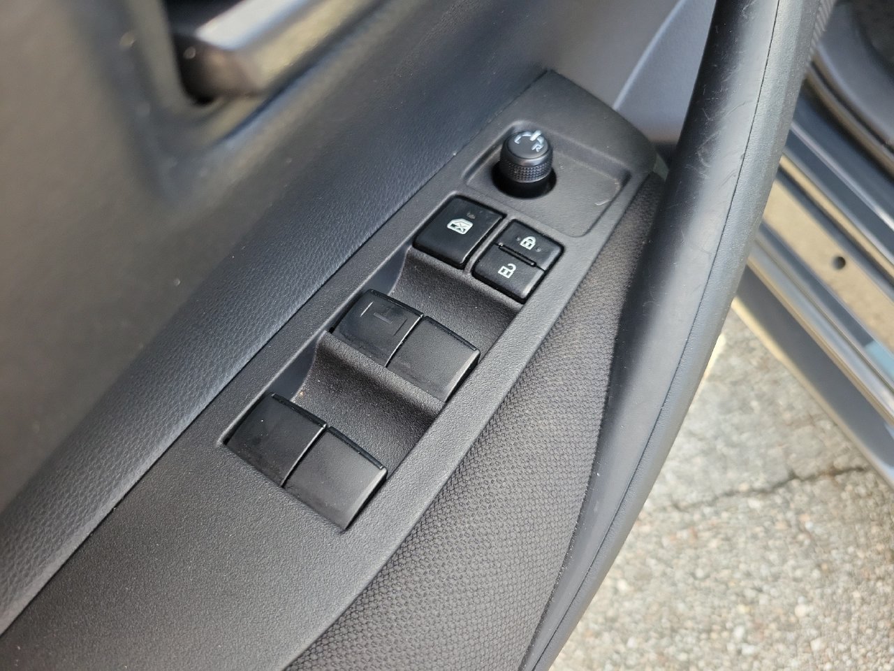 Used 2024 Toyota Corolla LE FWD image 14