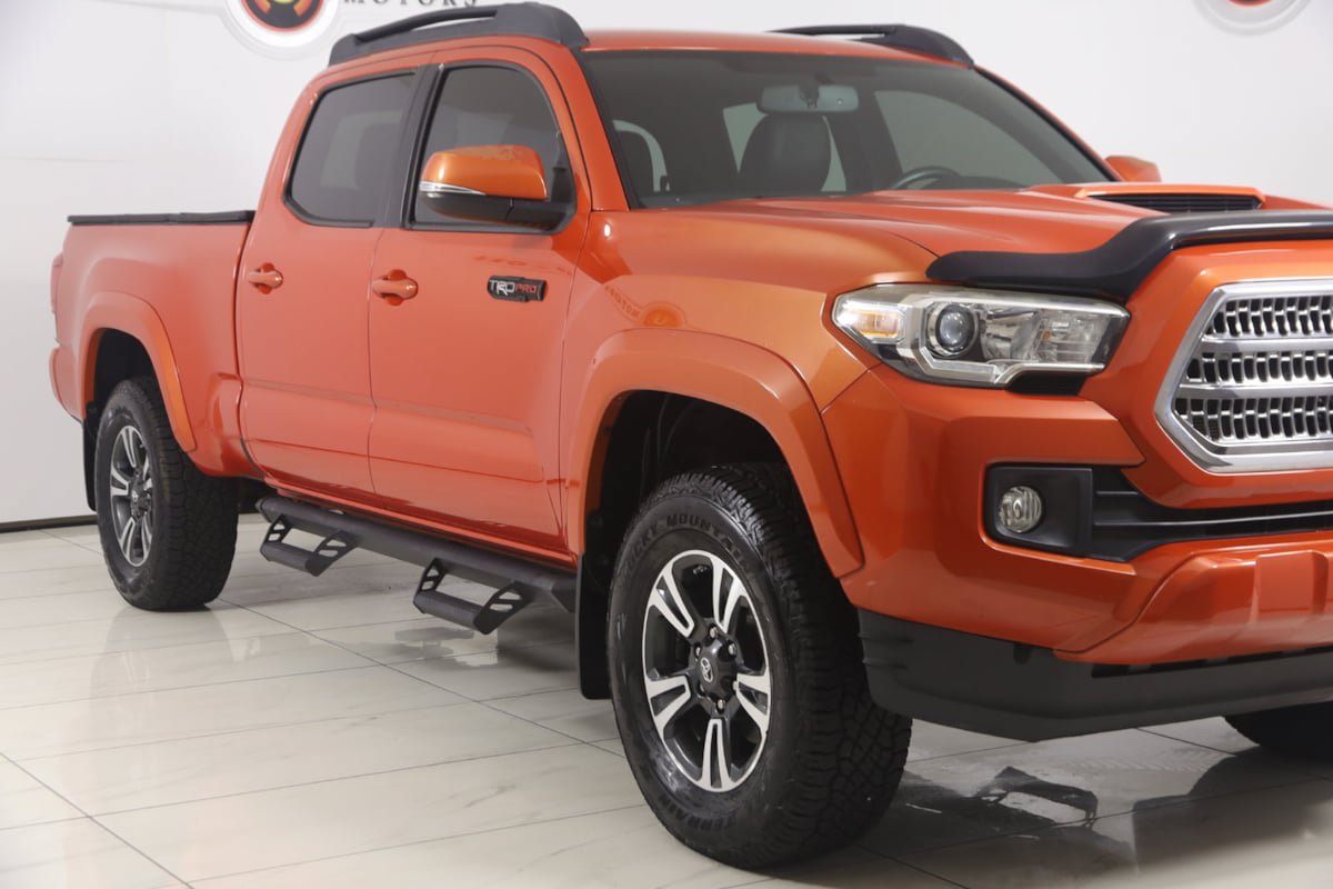 Used 2016 Toyota Tacoma TRD Sport w/ Towing Package AWD/4WD image 31