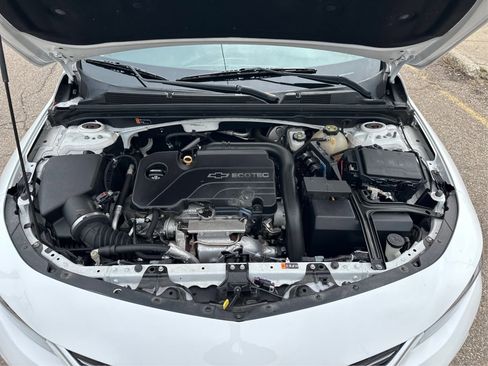 Used 2017 Chevrolet Malibu LT image 37