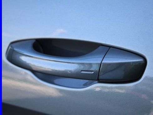 Used 2023 Volkswagen Atlas SEL image 16