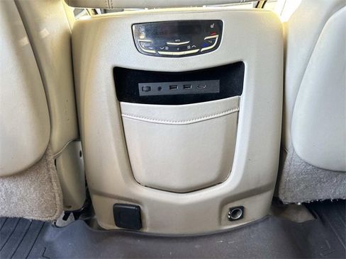 Used 2018 Cadillac Escalade ESV Premium Luxury image 17