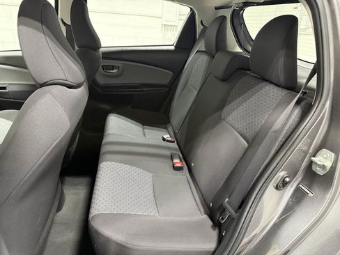 Used 2017 Toyota Yaris LE FWD image 19