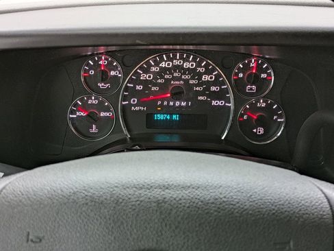 Used 2024 Chevrolet Express 2500 w/ Driver Convenience Package RWD image 21
