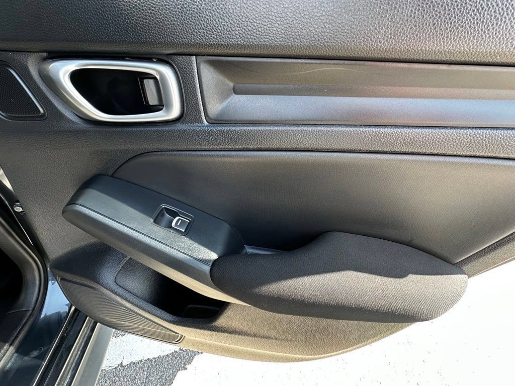 Used 2023 Honda Civic LX image 27