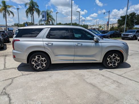 Used 2022 Hyundai Palisade Calligraphy FWD image 3