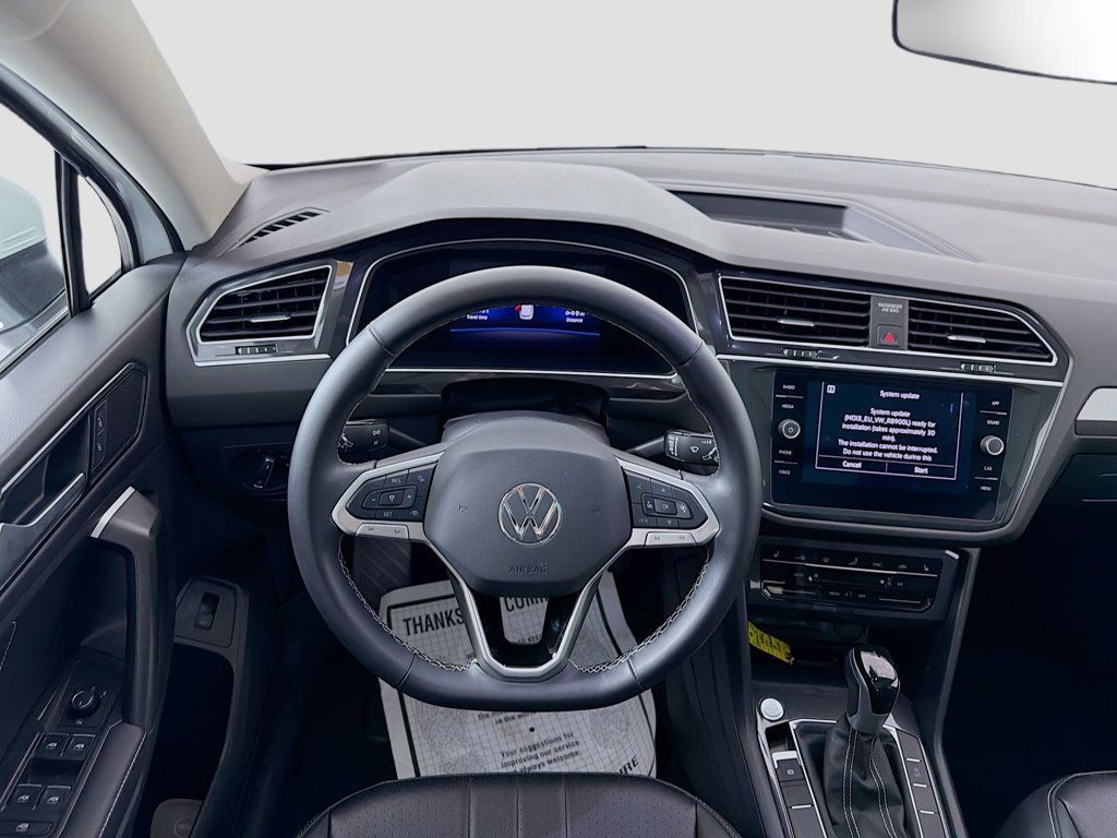 Used 2024 Volkswagen Tiguan SE w/ Panoramic Sunroof Package AWD/4WD image 22