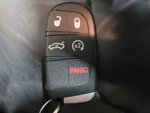 Used 2018 Jeep Cherokee Limited image 32