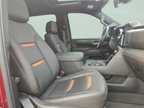 Used 2024 GMC Sierra 2500 AT4 w/ Technology Package image 32