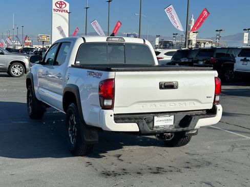 Used 2018 Toyota Tacoma TRD Off-Road image 3