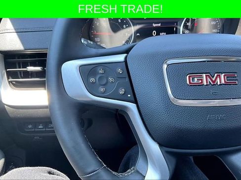 Used 2024 GMC Terrain SLT w/ Infotainment Package II FWD image 9