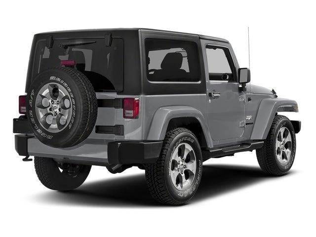 Used 2018 Jeep Wrangler Sahara w/ Connectivity Group AWD/4WD image 3