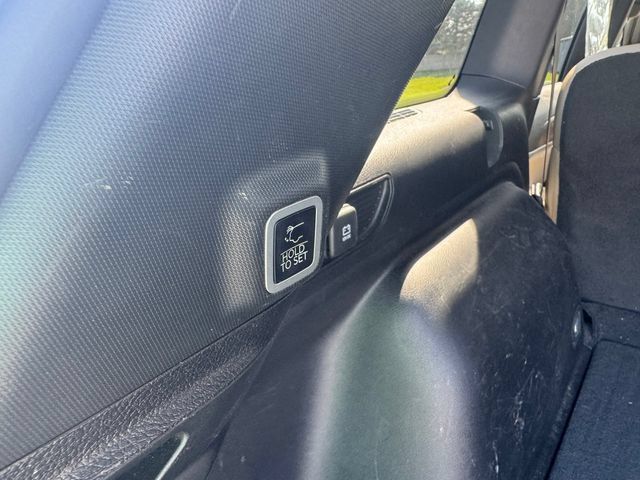 Certified 2024 Jeep Grand Cherokee Limited w/ Black Appearance Package AWD/4WD image 18