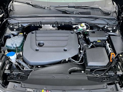 New 2026 Volvo XC40 B5 Core w/ Protection Package Premier AWD/4WD image 24
