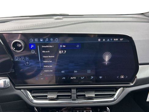 New 2026 Chevrolet Equinox EV LT image 15