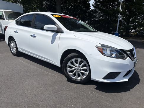 Used 2019 Nissan Sentra SV FWD image 2