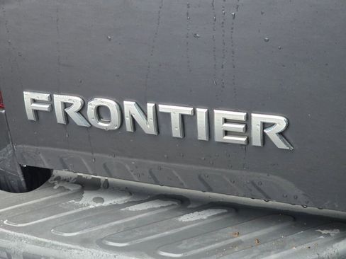 Used 2014 Nissan Frontier SV w/ SV Value Truck Package image 12