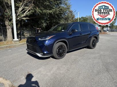 Used 2024 Toyota Highlander FWD