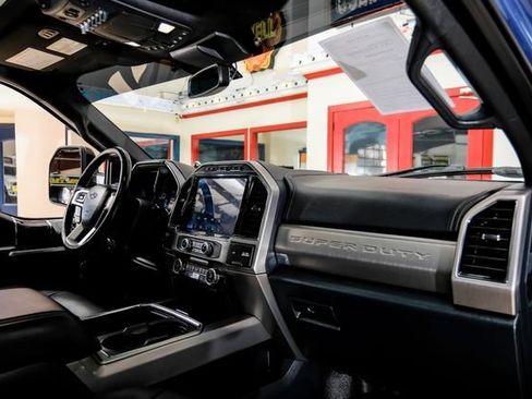 Used 2022 Ford F250 Platinum w/ FX4 Off-Road Package AWD/4WD image 15