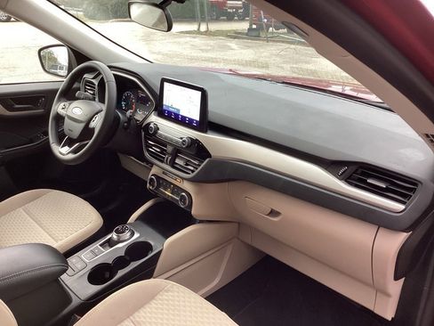 Used 2022 Ford Escape SE w/ SE Sport Appearance Package image 28