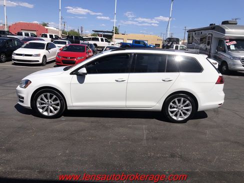 Used 2017 Volkswagen Golf SE FWD image 5