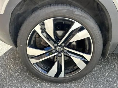 Used 2023 Volvo XC40 B5 Plus w/ Driver Assist Package AWD/4WD image 17