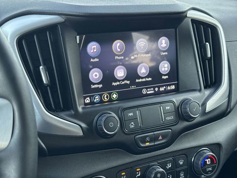 Used 2024 GMC Terrain SLT w/ Tech Package image 24